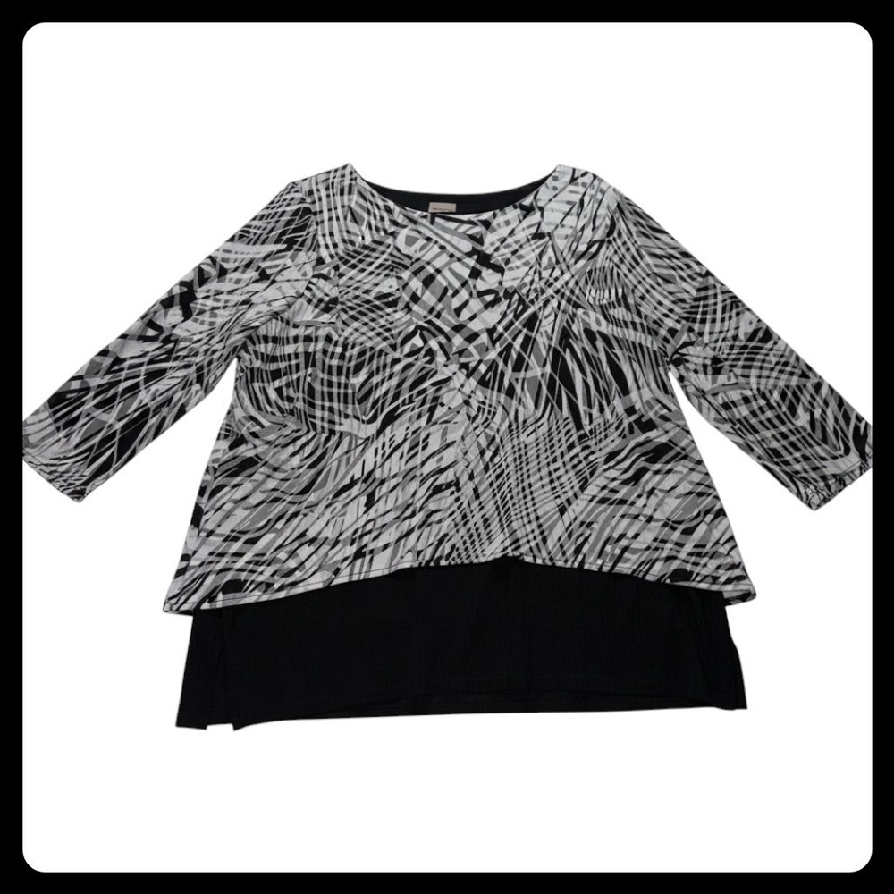 Easywear by Chico's Layered Tunic Women Size 2 Black White Abstract Print Top